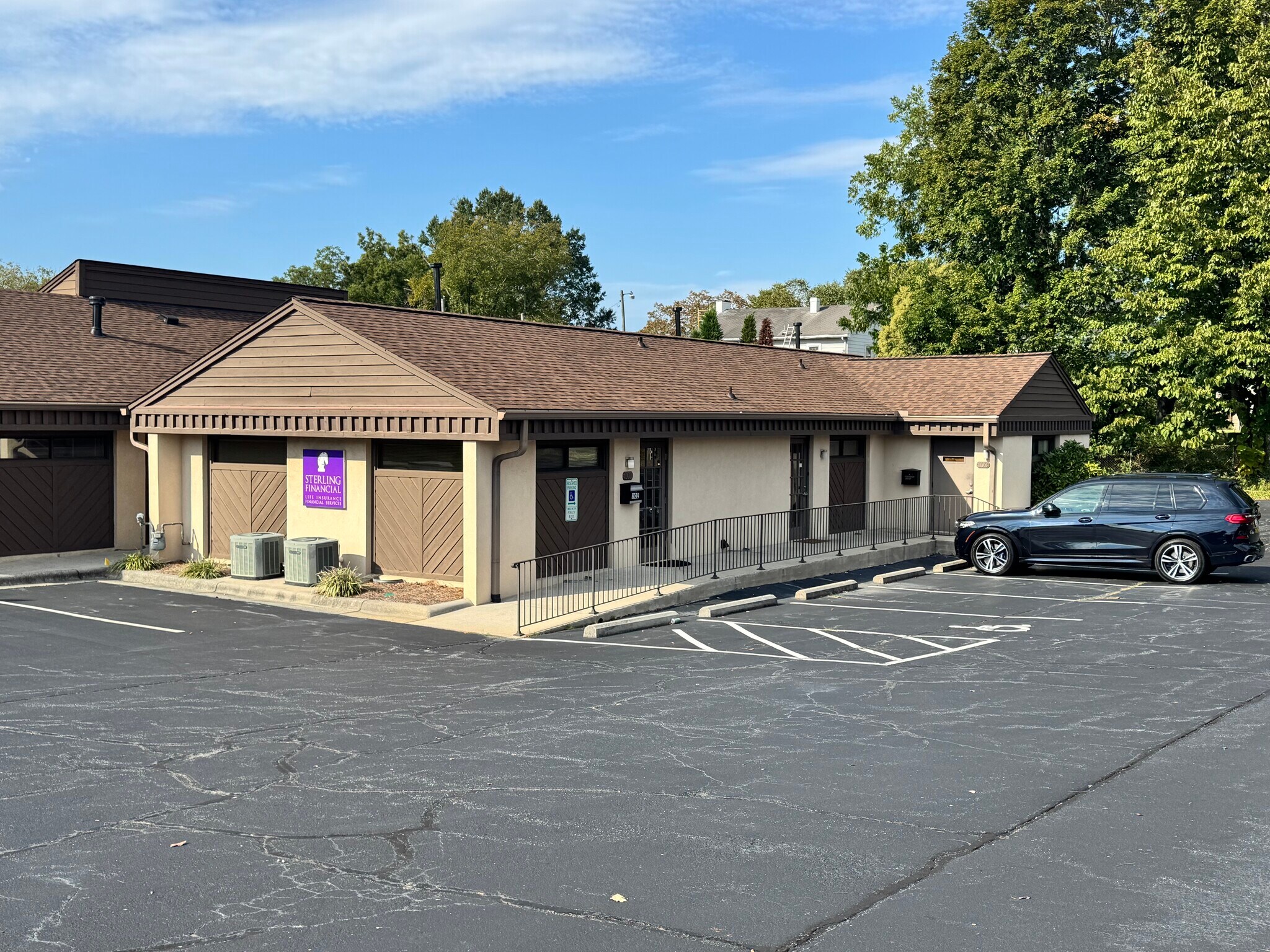 1001 N Lindsay St, High Point, NC for sale Building Photo- Image 1 of 1