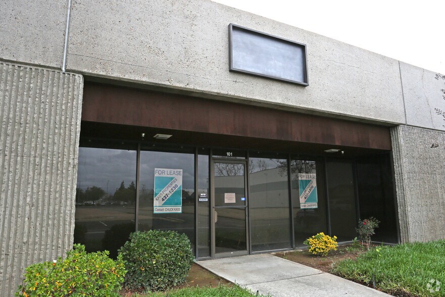 4539 N Brawley Ave, Fresno, CA for lease - Building Photo - Image 3 of 6