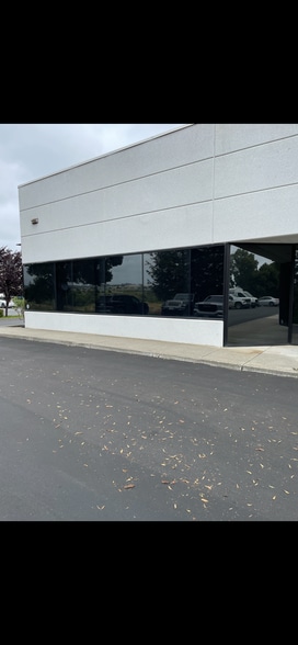 402-468 Westridge Dr, Watsonville, CA for lease - Building Photo - Image 2 of 3