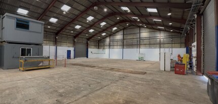 Fountainbleau, Newburgh for lease Interior Photo- Image 1 of 2