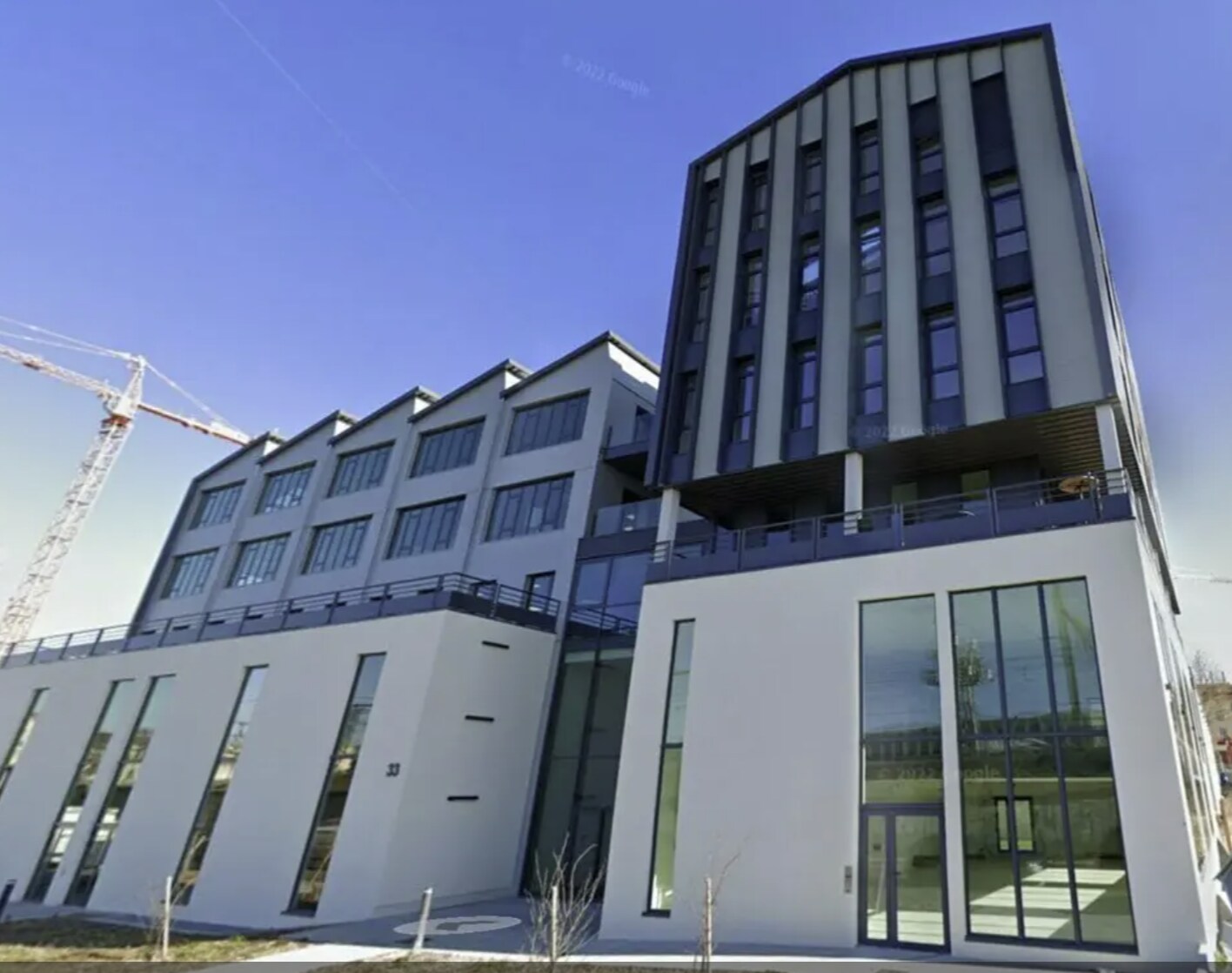 Flex in Lyon for lease Building Photo- Image 1 of 9