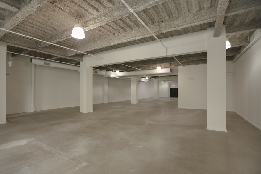 855 W Belmont Ave, Chicago, IL for lease - Interior Photo - Image 3 of 9