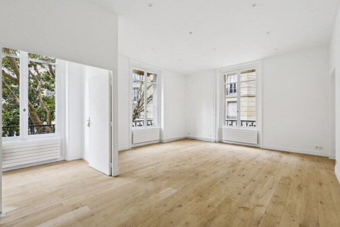 51-55 Avenue Montaigne, Paris for lease Interior Photo- Image 1 of 9