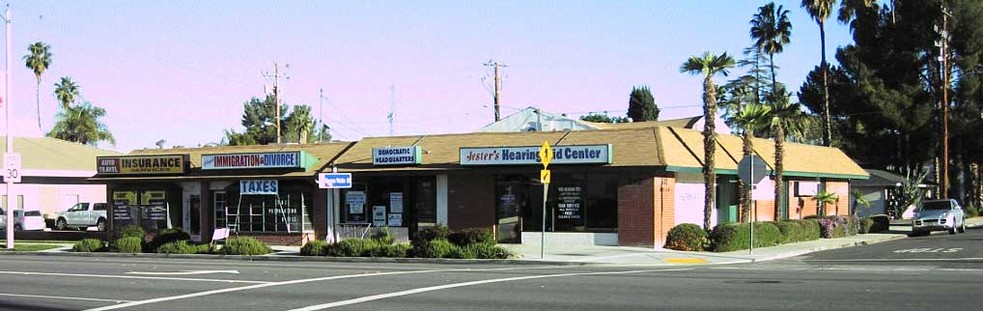 528-532 E Florida Ave, Hemet, CA for lease - Building Photo - Image 1 of 2