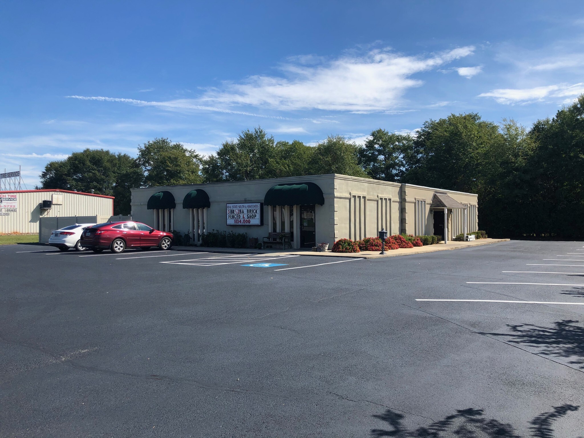 201 W White Rd, Byron, GA for sale Primary Photo- Image 1 of 1