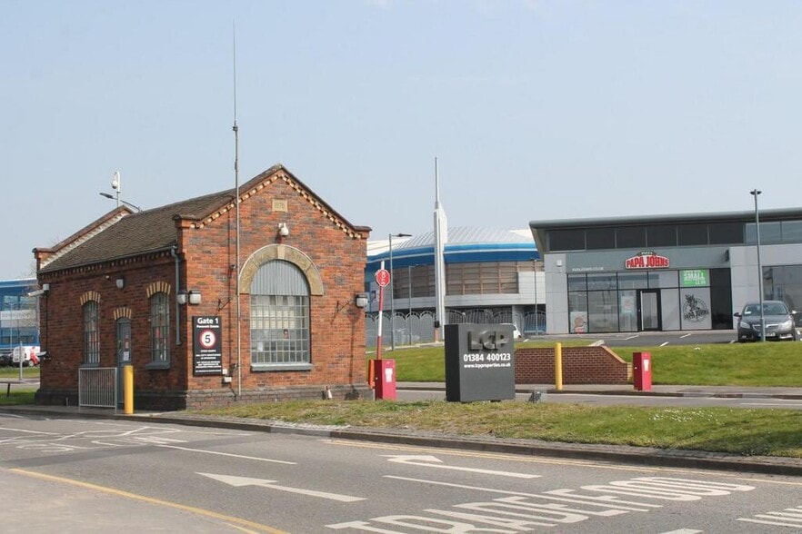 Second Av, Kingswinford for lease - Building Photo - Image 3 of 17