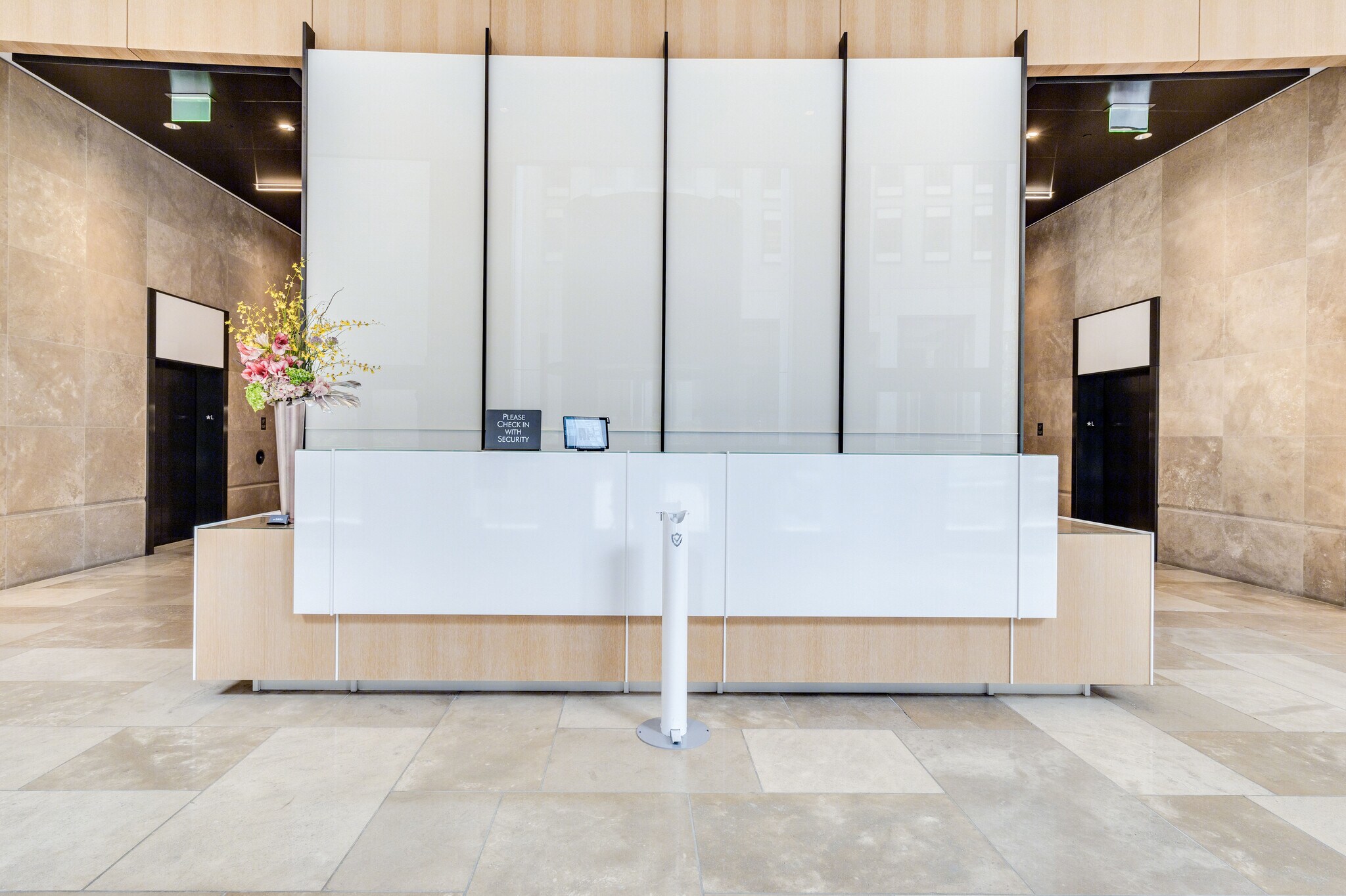 575 Market St, San Francisco, CA for lease Lobby- Image 1 of 9