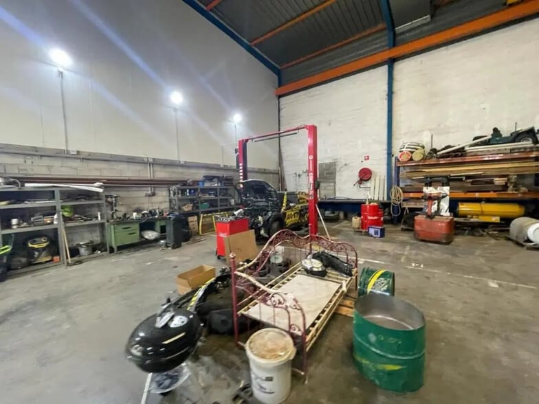 8 Allée Du Grand Pré, Marines for sale - Interior Photo - Image 3 of 8