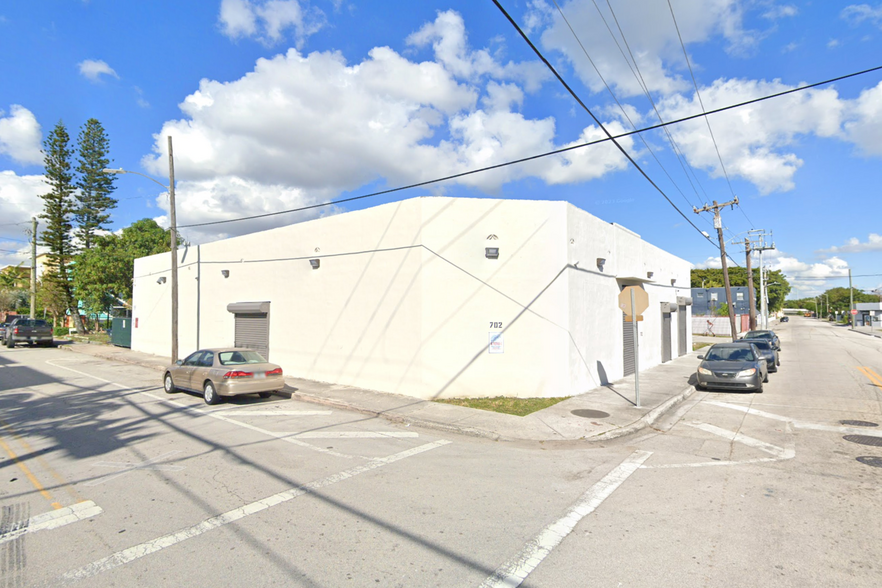 702 NW 5th Ave, Miami, FL for lease - Building Photo - Image 1 of 15