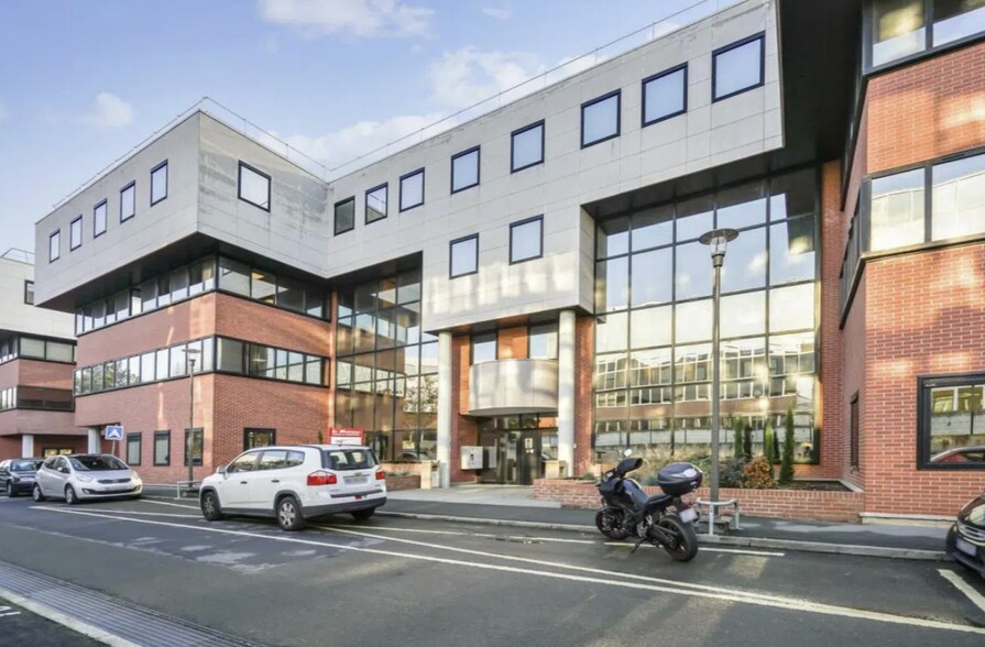 Route De Sartrouville, Le Pecq for sale - Primary Photo - Image 1 of 2