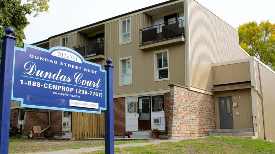 707-711 W Dundas St, Whitby, ON for sale - Building Photo - Image 2 of 6