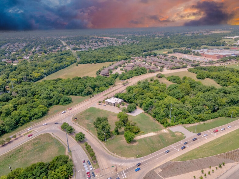 301-399 E Brand -1, Garland, TX for sale - Building Photo - Image 2 of 5