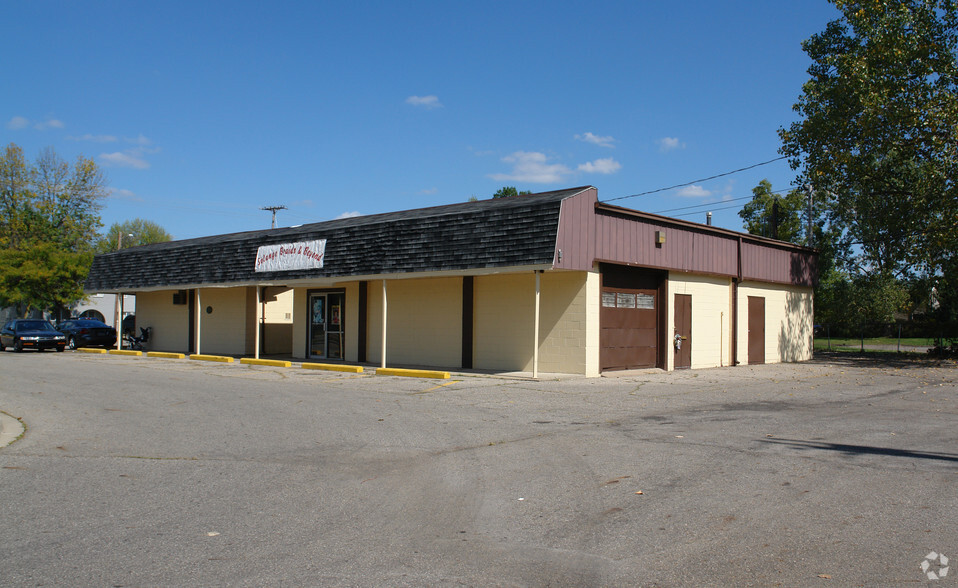 3705-3717 W Jolly Rd, Lansing, MI for sale - Building Photo - Image 3 of 17