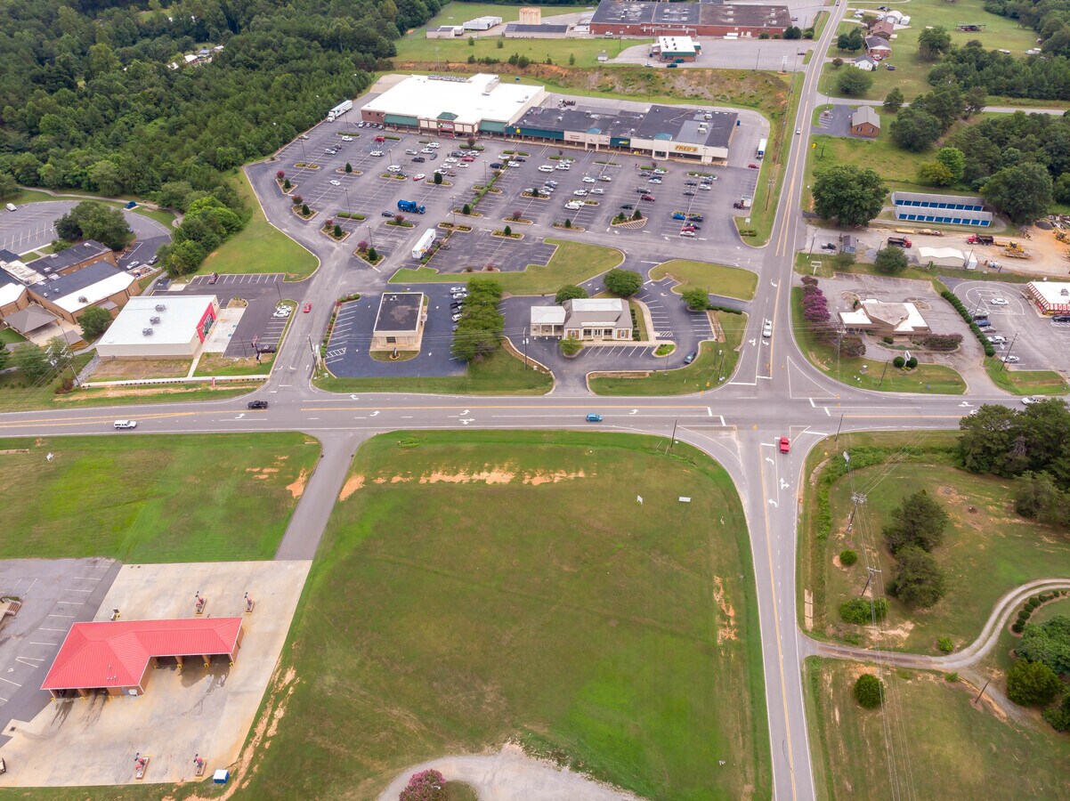 Hwy 127, Hickory, NC 28601