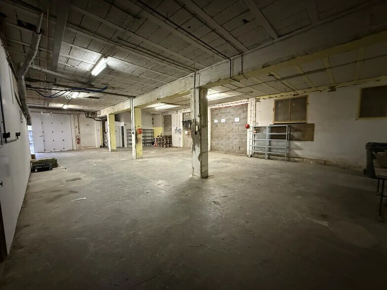 Flex in Rognac for lease - Interior Photo - Image 3 of 5