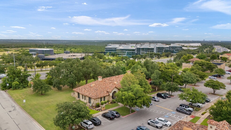 6618 Sitio Del Rio Blvd, Austin, TX for lease - Building Photo - Image 1 of 14