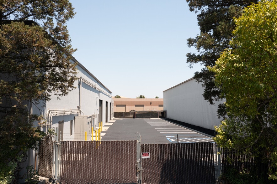 2500 Annalisa Dr, Concord, CA for sale - Building Photo - Image 2 of 8