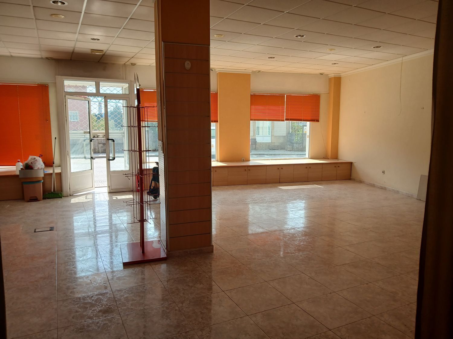 Retail in Catoira for sale Interior Photo- Image 1 of 8