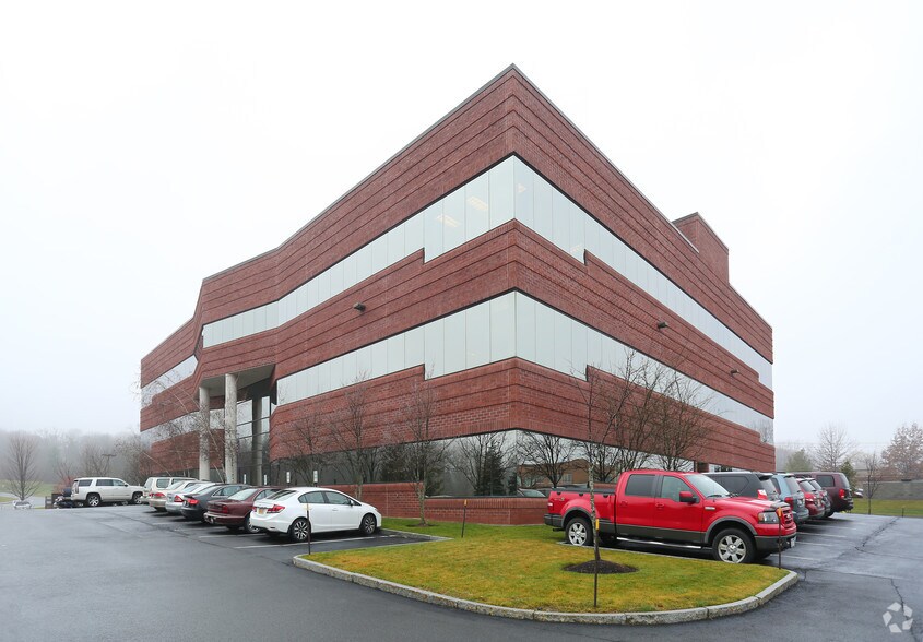 40 British American Blvd, Latham, NY for sale - Primary Photo - Image 1 of 1