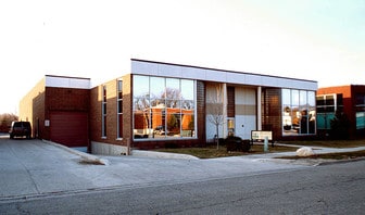 1528 St Paul Ave, Gurnee IL - Warehouse