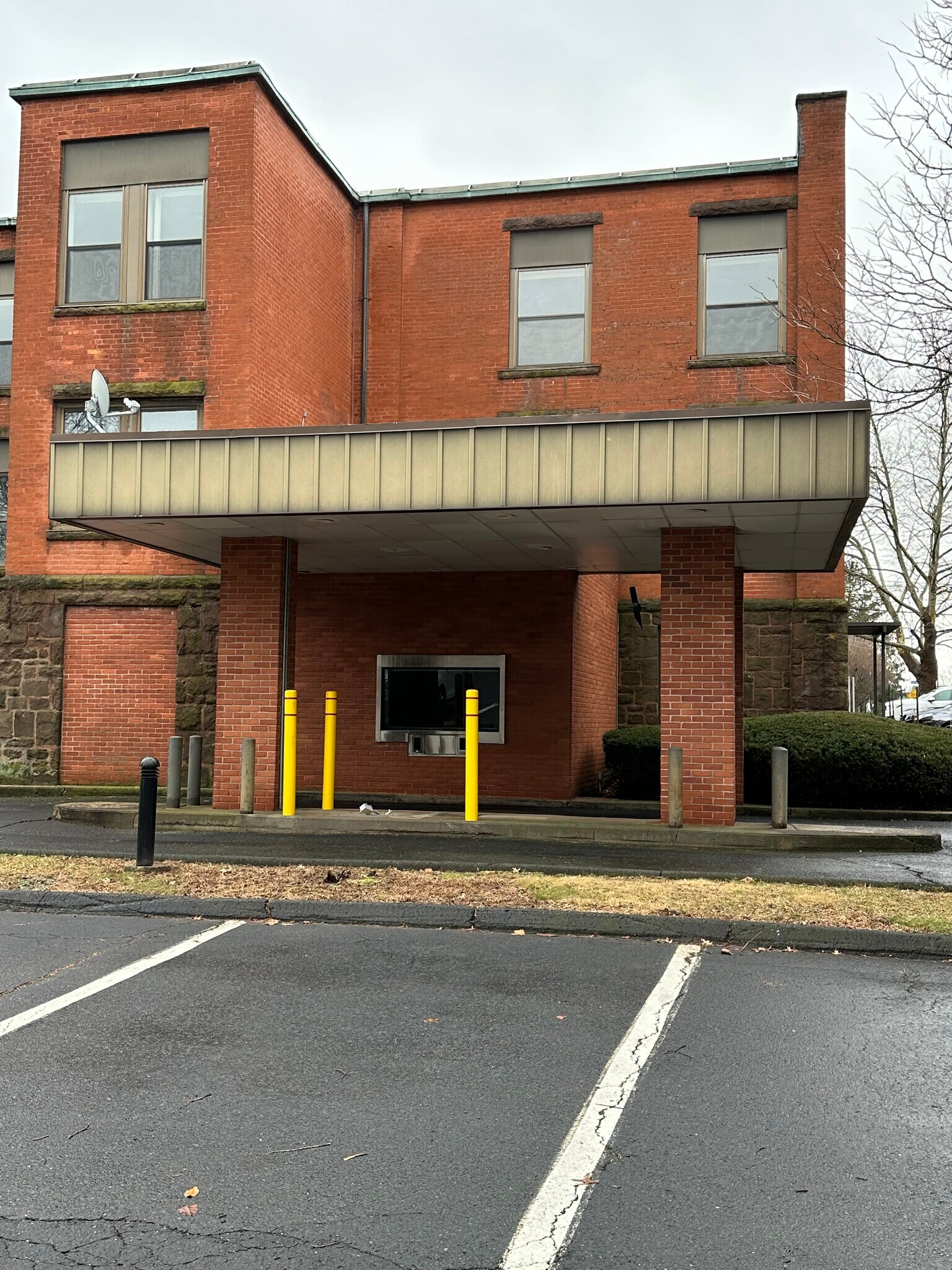 66 Cedar St, Newington, CT 06111 building 1