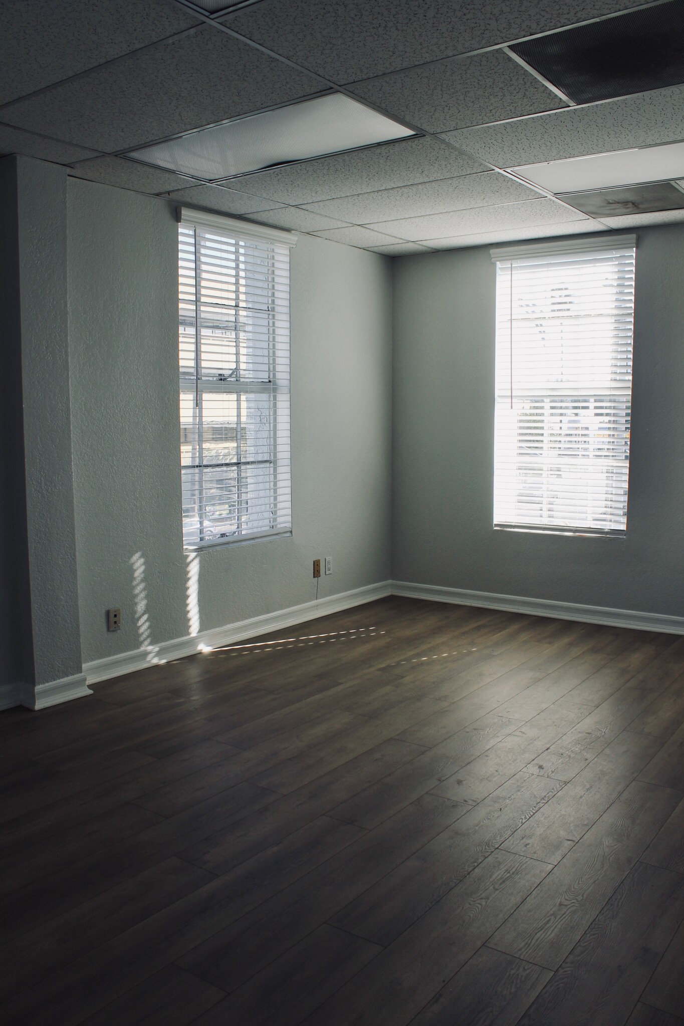 6201 Van Nuys Blvd, Van Nuys, CA for lease Interior Photo- Image 1 of 4