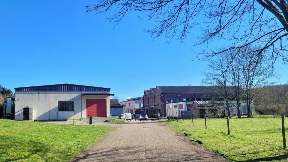 Flex in Malaunay for sale - Building Photo - Image 1 of 15