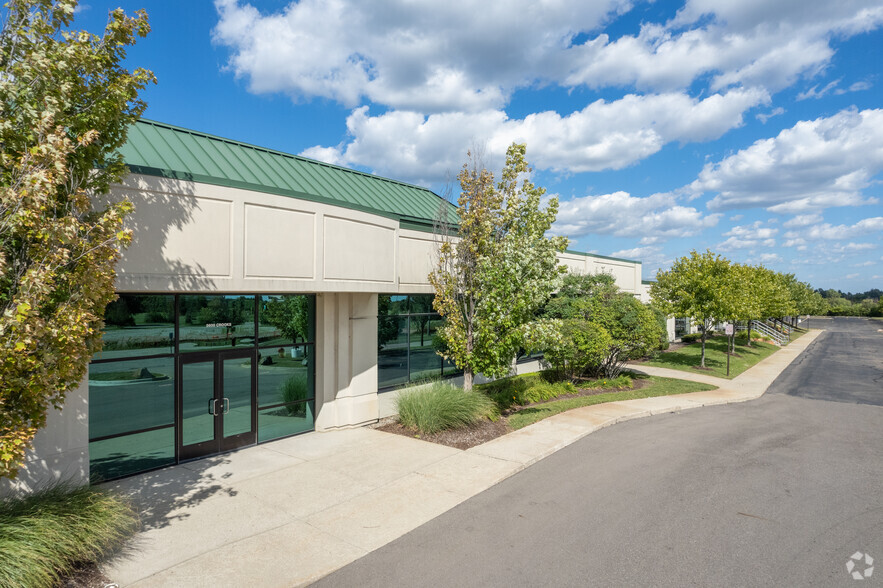 5600 Crooks Rd, Troy, MI for lease - Building Photo - Image 3 of 10