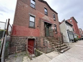 148 India St, Brooklyn, NY for lease Building Photo- Image 2 of 4