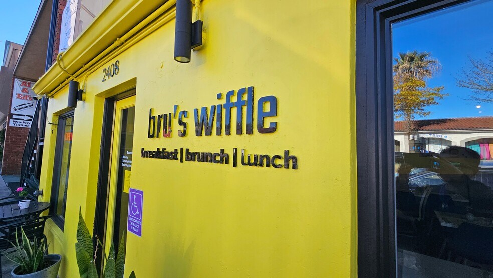 2406-2408 Wilshire Blvd, Santa Monica, CA for lease - Building Photo - Image 3 of 14