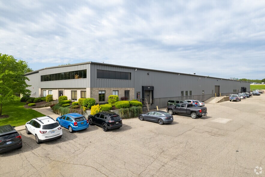 5985 Clay Ave SW, Grand Rapids, MI for sale - Primary Photo - Image 1 of 1