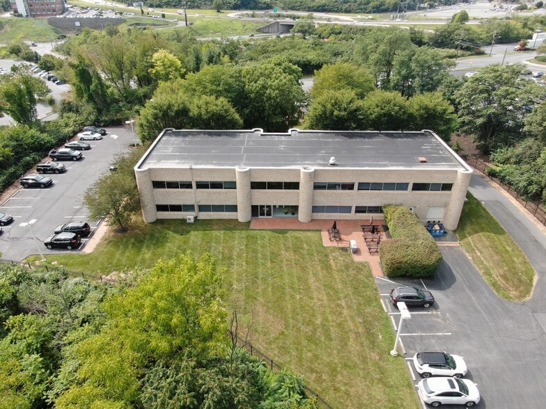 1166 Spring St, Wyomissing, PA for sale - Building Photo - Image 1 of 1