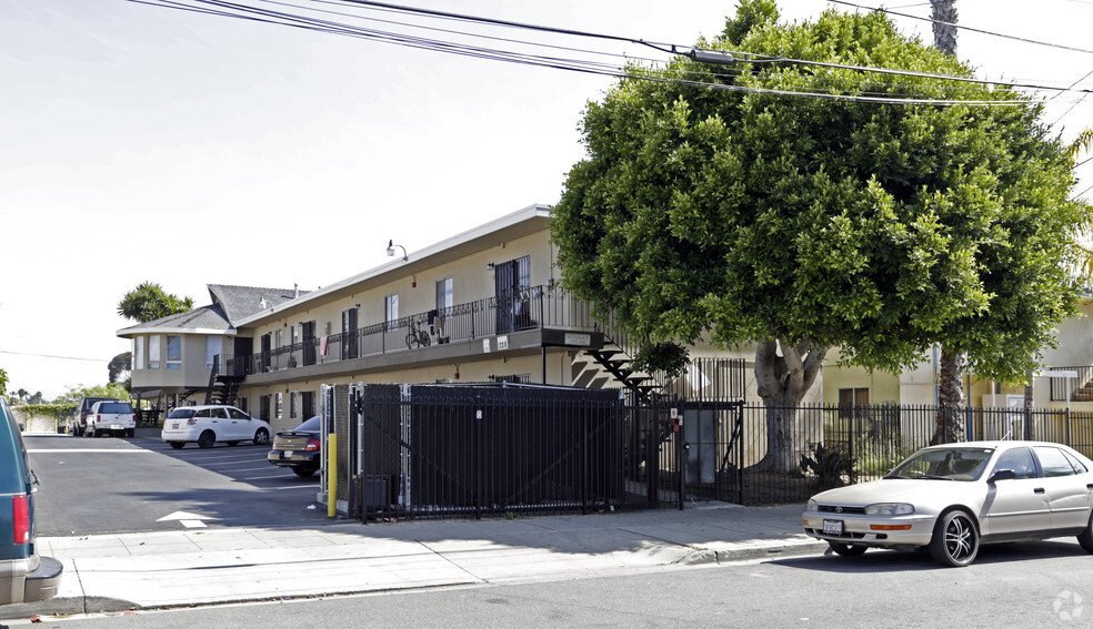 1220 Division St, Oceanside, CA for sale - Primary Photo - Image 1 of 1