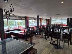 London Rd, Hurst Green for lease Interior Photo- Image 2 of 9