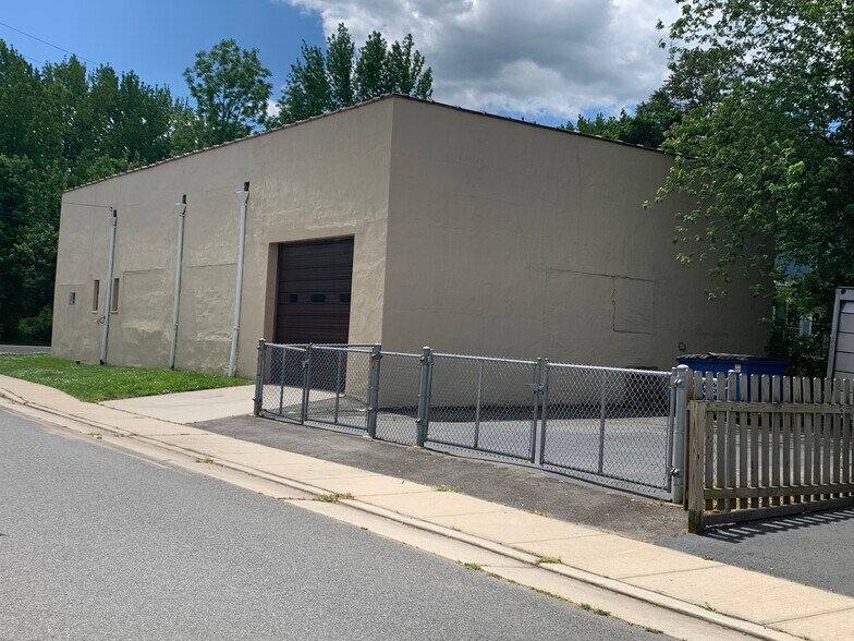 39 Maple Pl, Keyport, NJ for sale - Primary Photo - Image 1 of 1