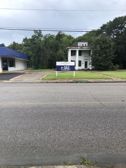 1304 S Gordon St, Alvin, TX for sale - Building Photo - Image 1 of 3