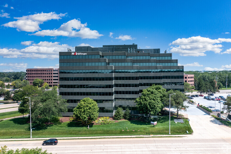 18W200 W 22nd St, Oakbrook Terrace, IL for lease - Aerial - Image 2 of 9