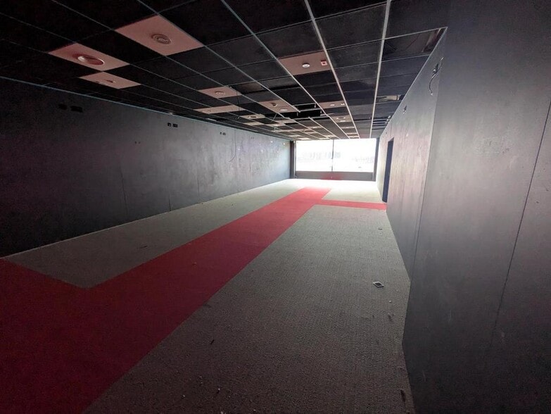 163 Fleet Rd, Fleet for lease - Building Photo - Image 3 of 8