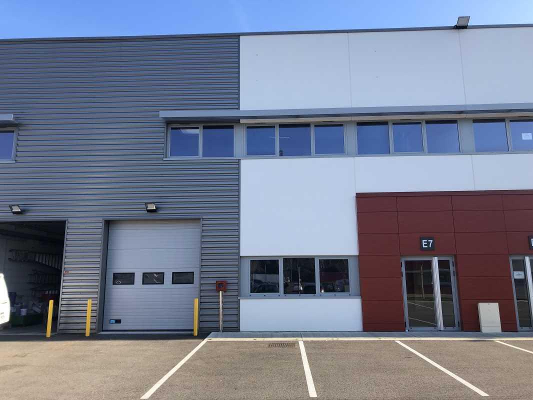 Flex in Saint-Priest for lease Building Photo- Image 1 of 20