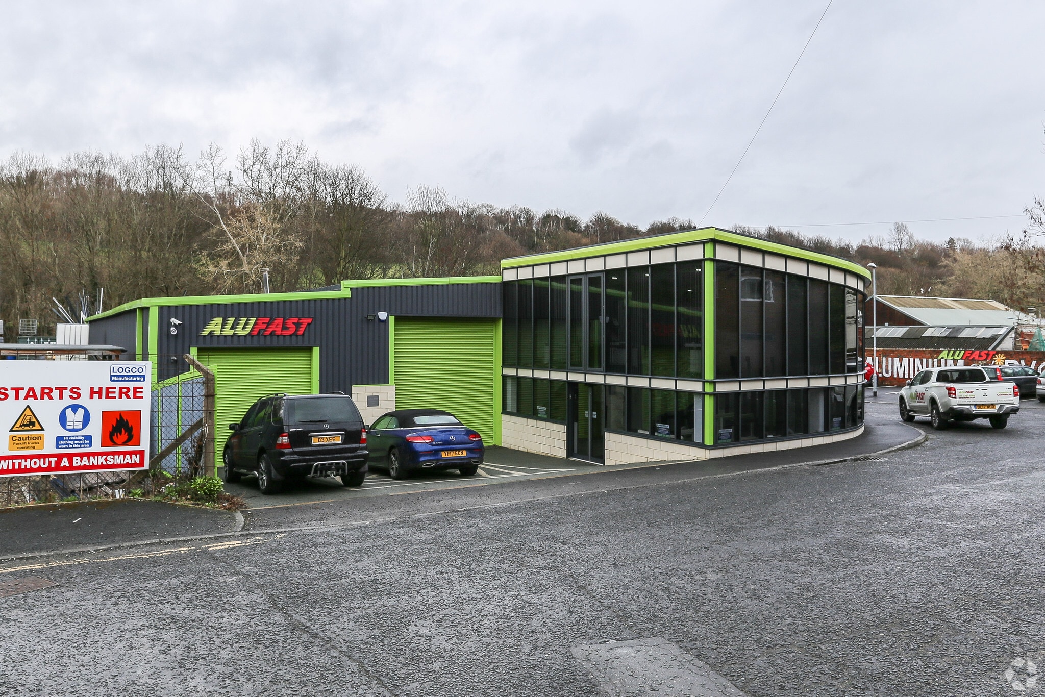 Land and Buildings on the North West portfolio of 2 properties for sale on LoopNet.com Primary Photo- Image 1 of 3