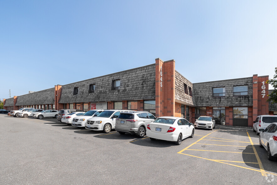 770-790 Industrial Ave, Ottawa, ON for lease - Building Photo - Image 3 of 6