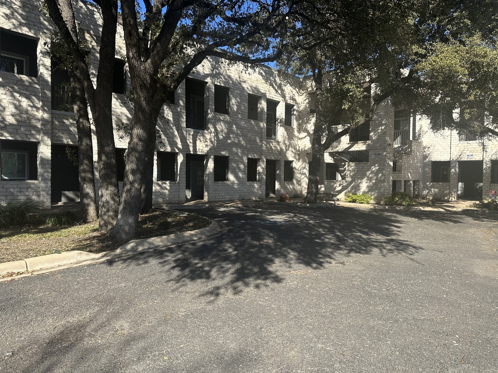 13625 Pond Springs Rd, Austin, TX for lease Building Photo- Image 1 of 27