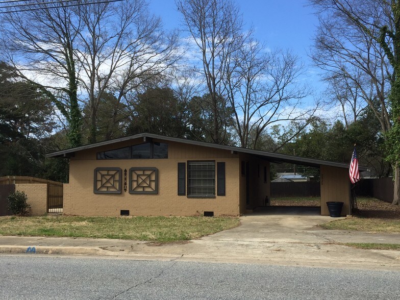 2425 Warm Springs Rd, Columbus, GA 31904