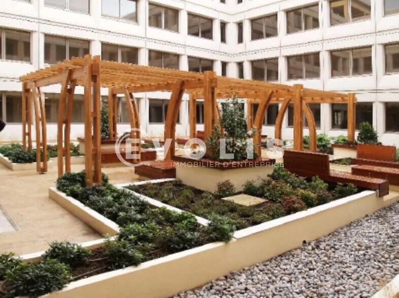 13-15 Rue Du Pont Des Halles, Rungis for lease - Building Photo - Image 2 of 4