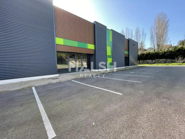 Retail in Anse for sale - Building Photo - Image 3 of 5