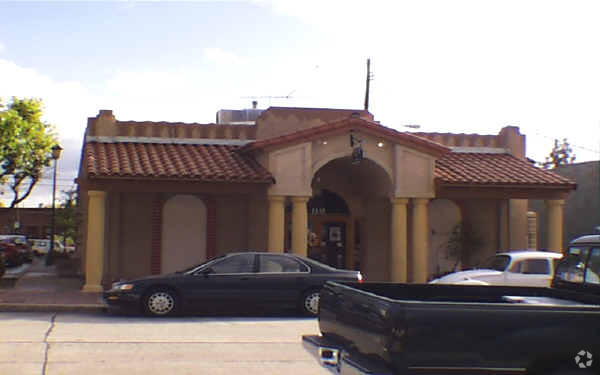 110 E Colorado Blvd, Monrovia, CA for lease - Building Photo - Image 2 of 6