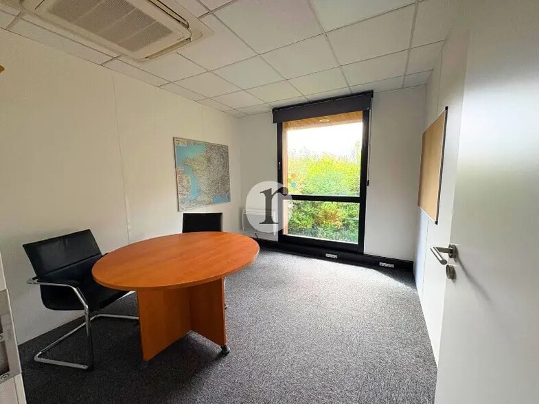 Office in Wambrechies for lease - Interior Photo - Image 3 of 5