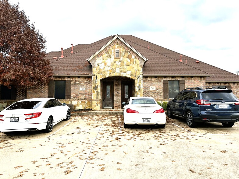 4218 Gateway Dr, Colleyville, TX for lease - Building Photo - Image 1 of 9