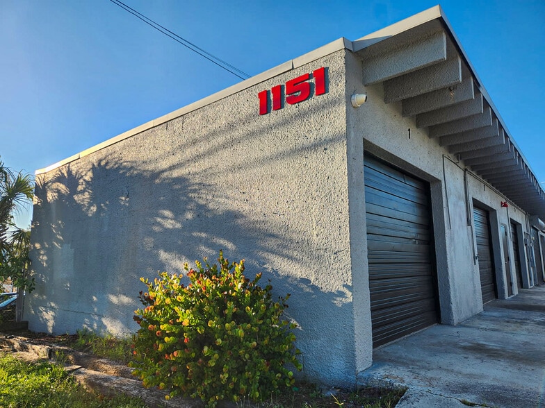 1151 WaterTower Rd, Lake Park, FL for lease - Building Photo - Image 3 of 10