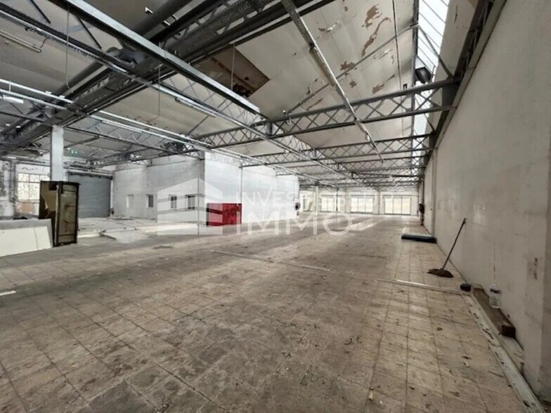 Flex in Bobigny for lease - Interior Photo - Image 1 of 3
